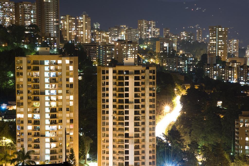 Cyan Suites Apartamentos Medellín Eksteriør billede